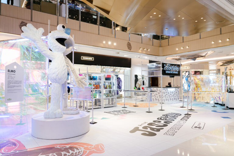 K11_OUTSIDE IN_ An Unconventional World of Art Toys_Atrium